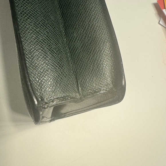 Louis Vuitton Taiga Clutch - Picture 8 of 13